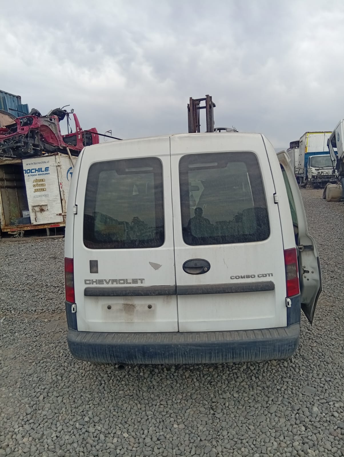 RIEL INYECCIóN Chevrolet COMBO VAN 2007  USADO  EN DESARME